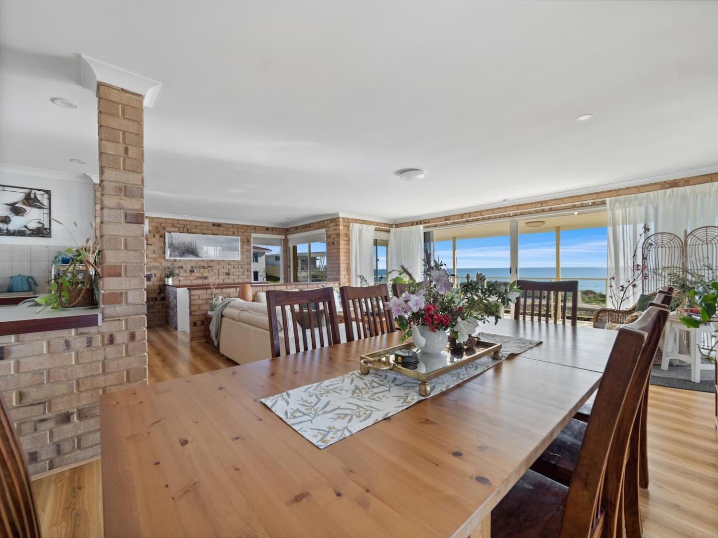 Pet-Friendly Beachfront Family Getaway With Views Villa Mandurah Exteriör bild